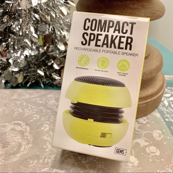Accessories - ✨Perfect Travel Size Speaker✨